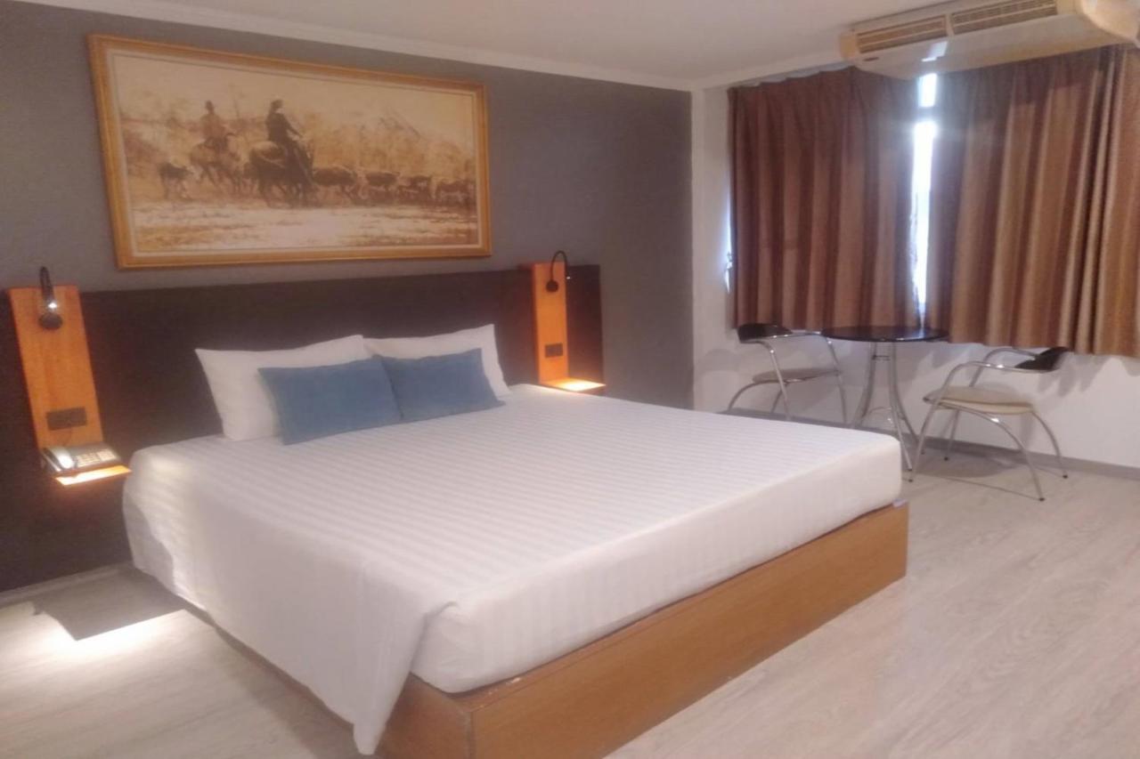 เชคเวลล์แมนชั่น Hotel Pattaya ภายนอก รูปภาพ