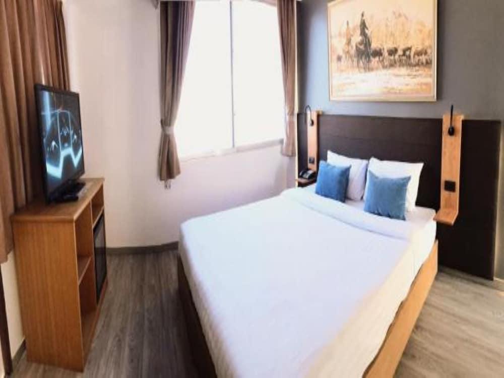 เชคเวลล์แมนชั่น Hotel Pattaya ภายนอก รูปภาพ