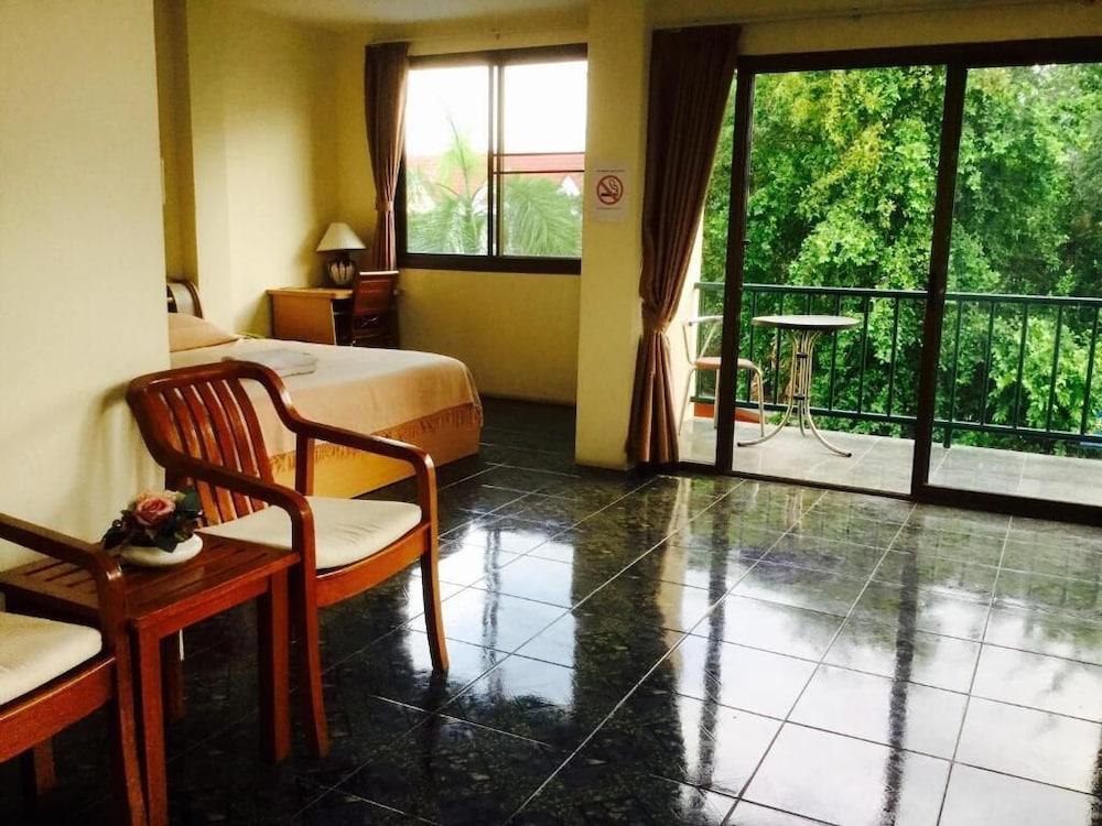 เชคเวลล์แมนชั่น Hotel Pattaya ภายนอก รูปภาพ