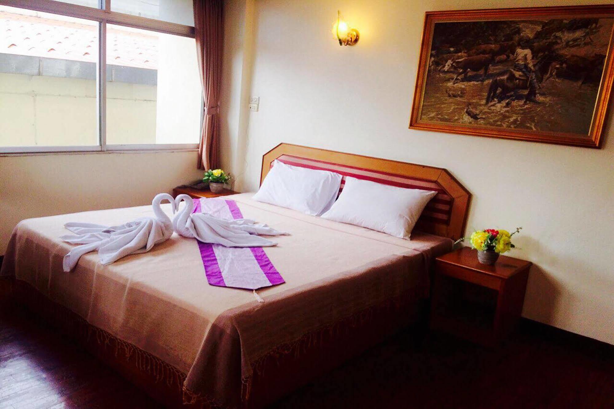 เชคเวลล์แมนชั่น Hotel Pattaya ภายนอก รูปภาพ