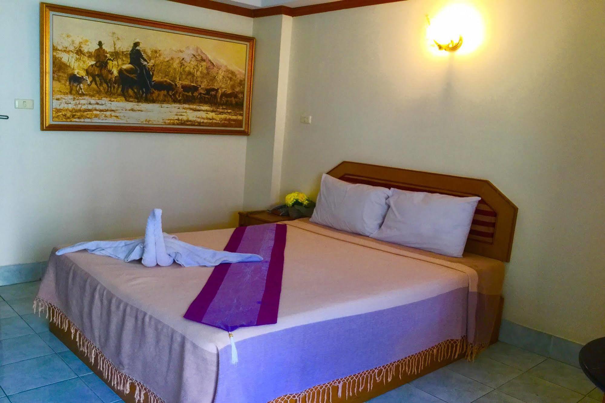 เชคเวลล์แมนชั่น Hotel Pattaya ภายนอก รูปภาพ
