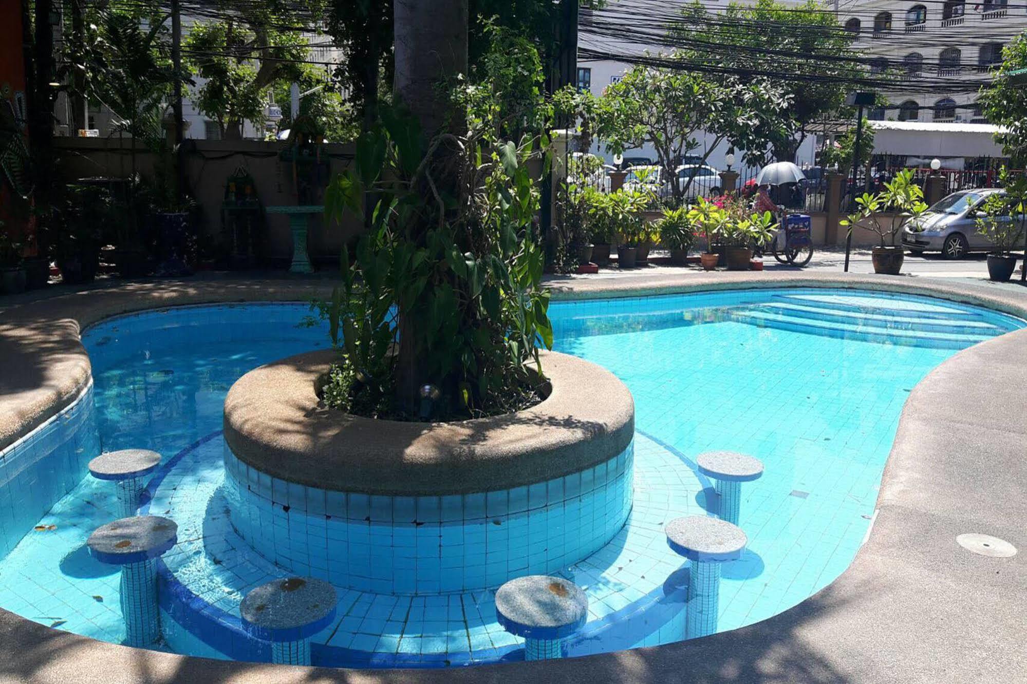 เชคเวลล์แมนชั่น Hotel Pattaya ภายนอก รูปภาพ